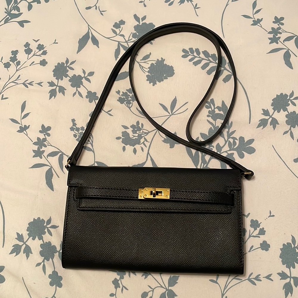 Wallet crossbody